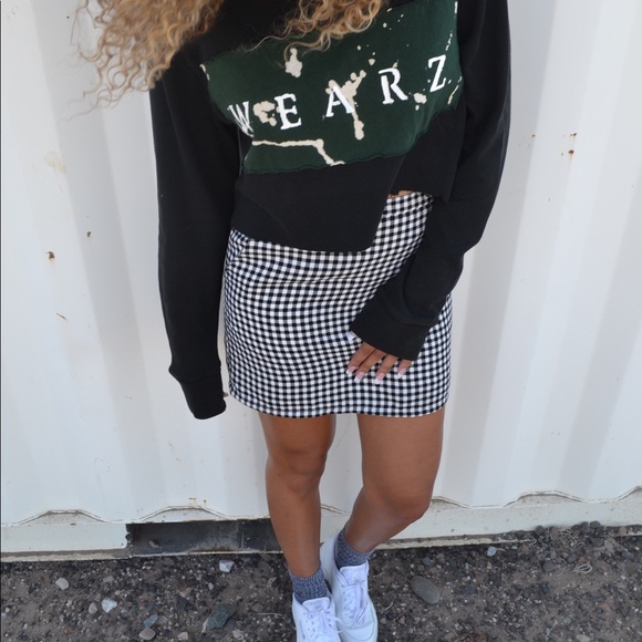 ❌SOLD IN BUNDLE❌ WEARZ ACID WASH RIPPED - Picture 3 of 5